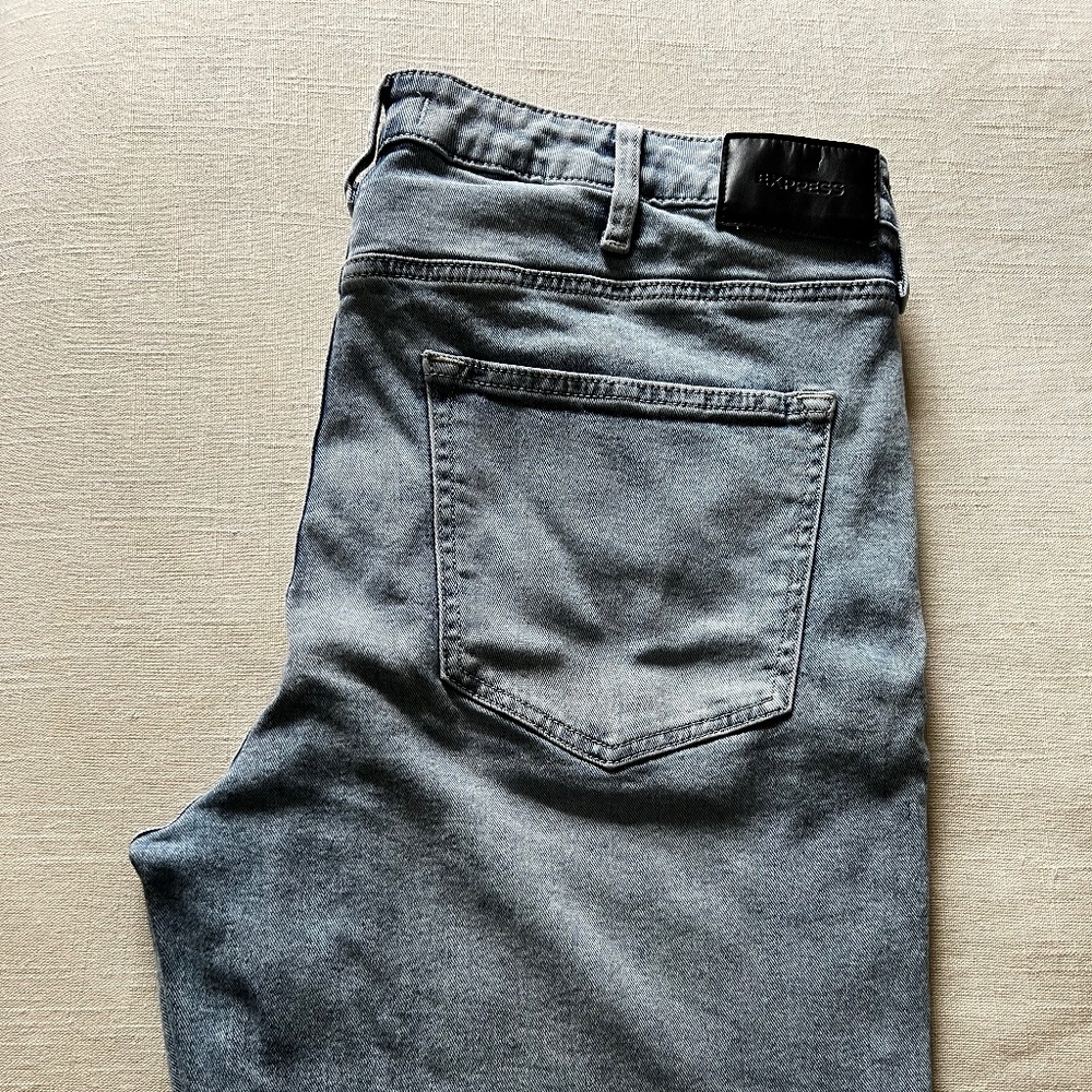 Express Jeans (Light Wash)
